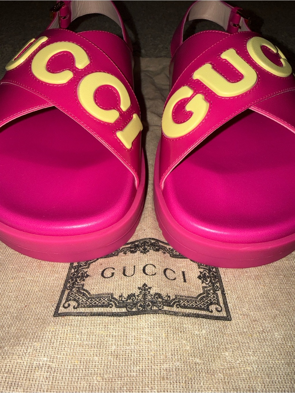 Gucci Calfskin Elizabeth Nappa Charlotte Logo Slingback Sandals 38.5 Fuchsia - Picture 12 of 15